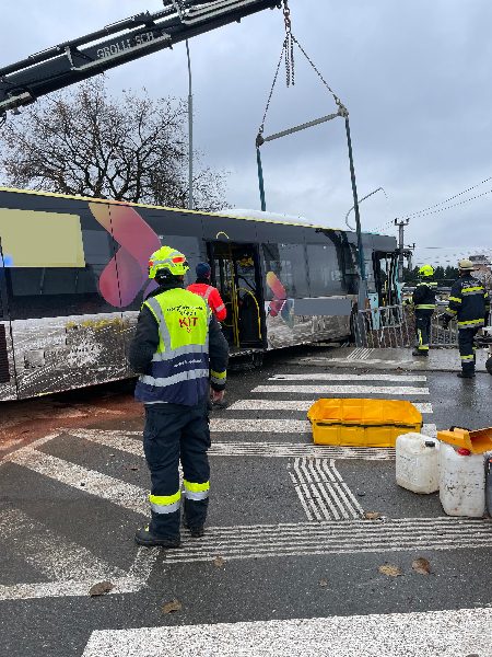 Busunfall Kilzerbrücke Villach- Mehrere Verletzte (Bild 3)
